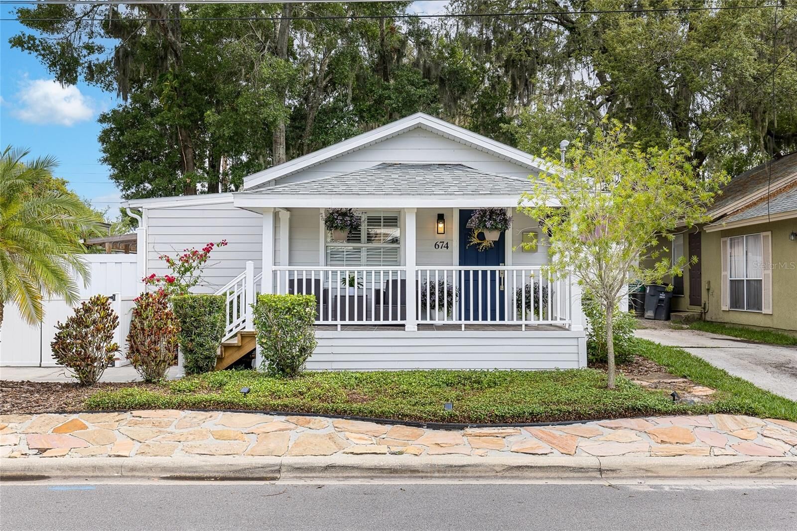 Property Photo: 674 Douglas Avenue FL 32789