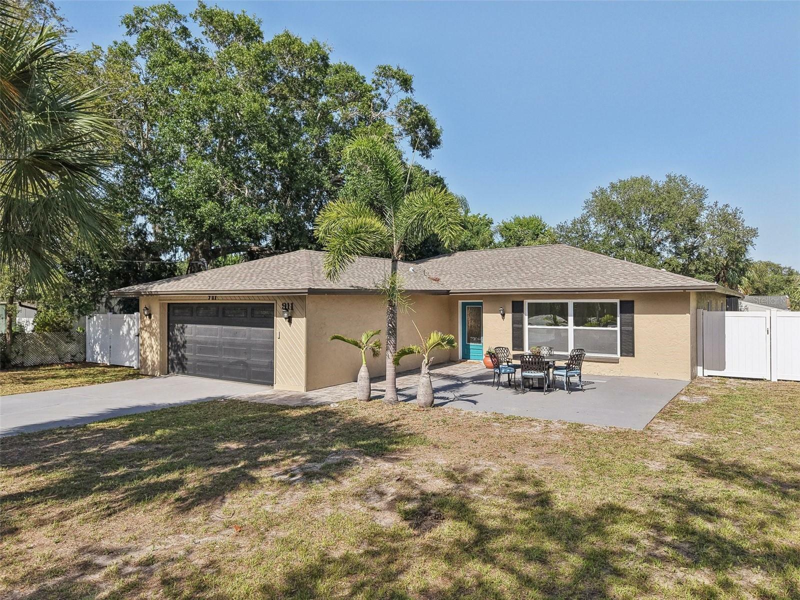 Property Photo: 911 S Florida Avenue FL 34689