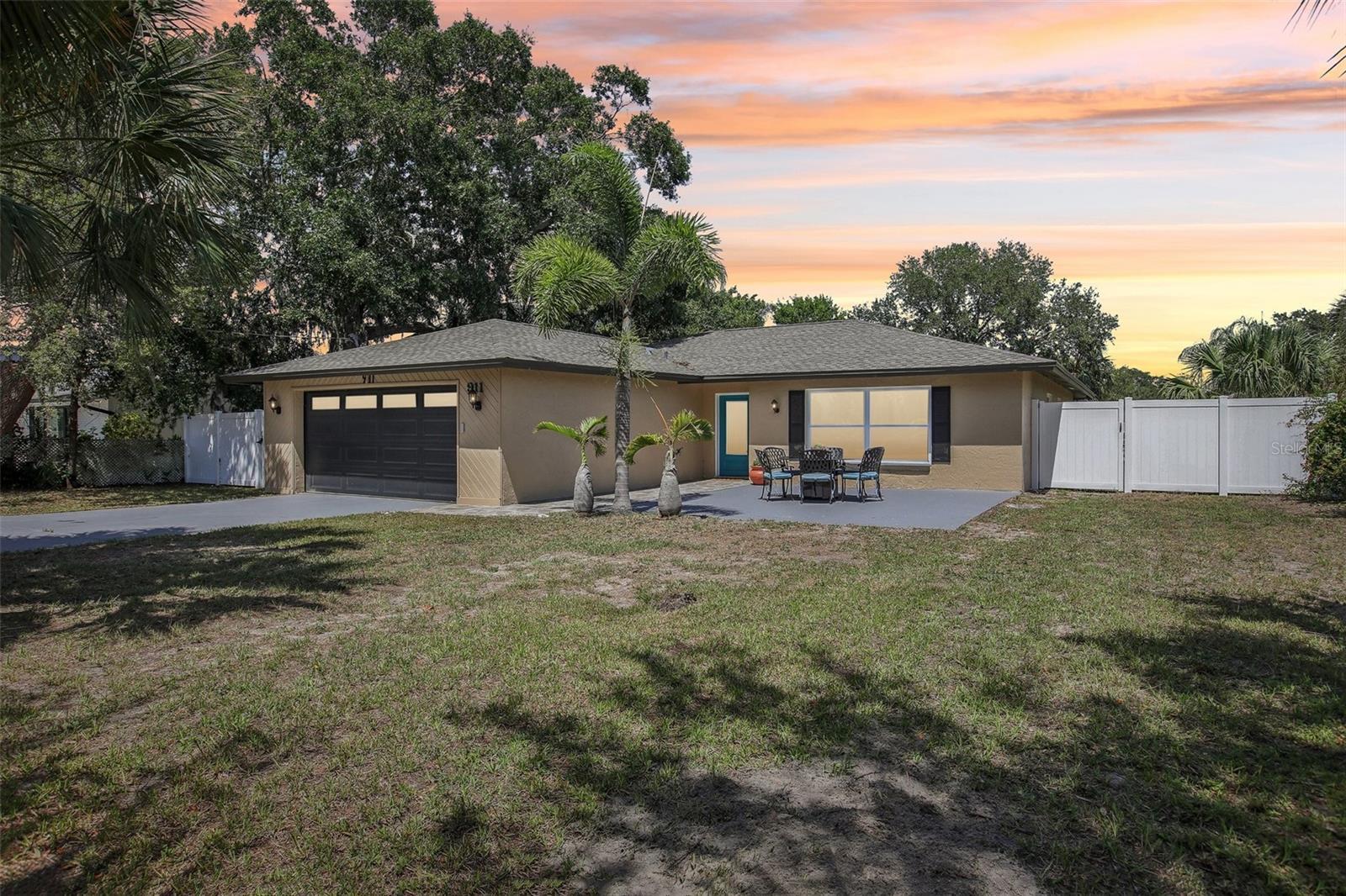 Property Photo: 911 S Florida Avenue FL 34689