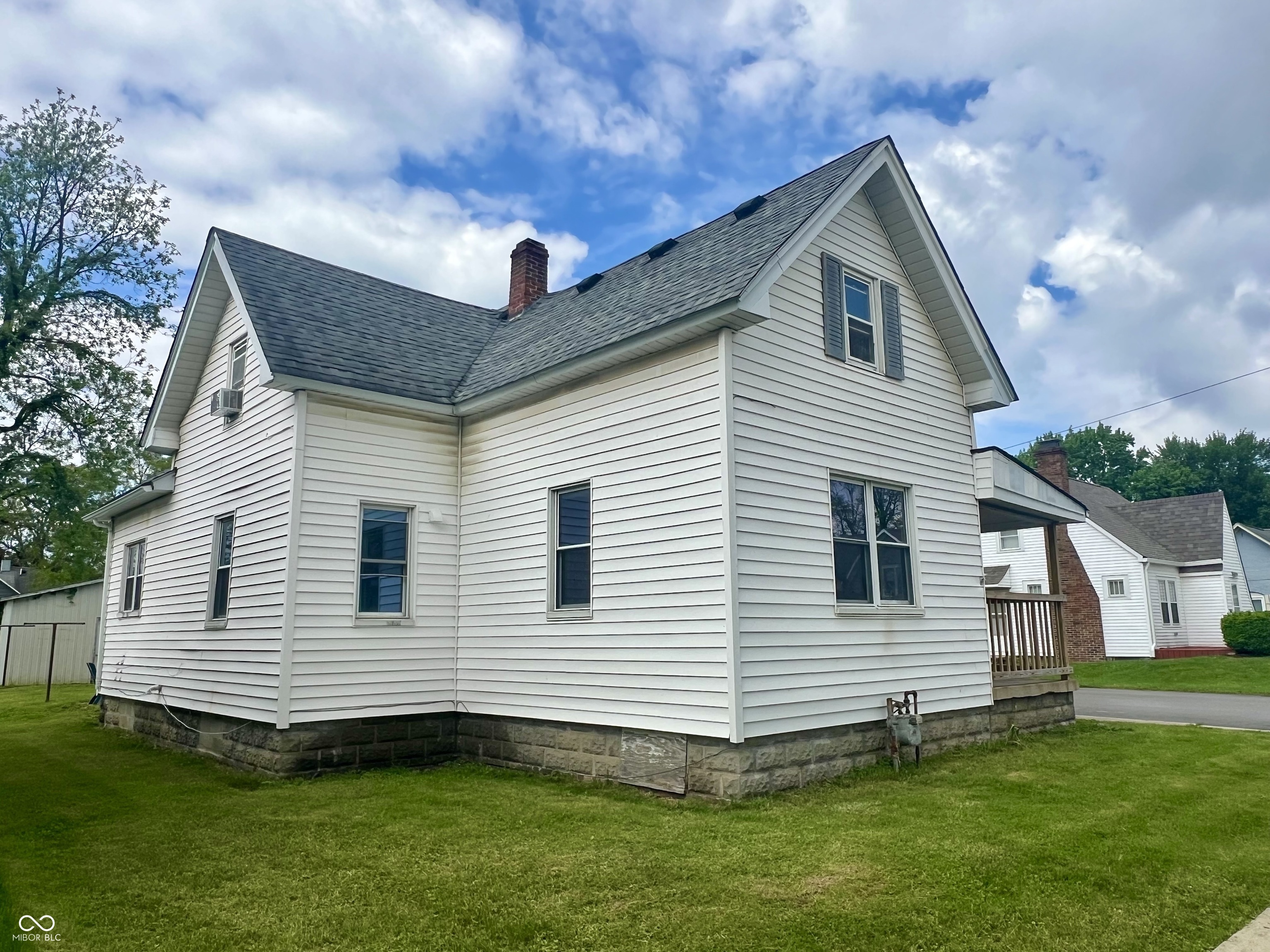 Property Photo:  600 S Oak Street  IN 46040 
