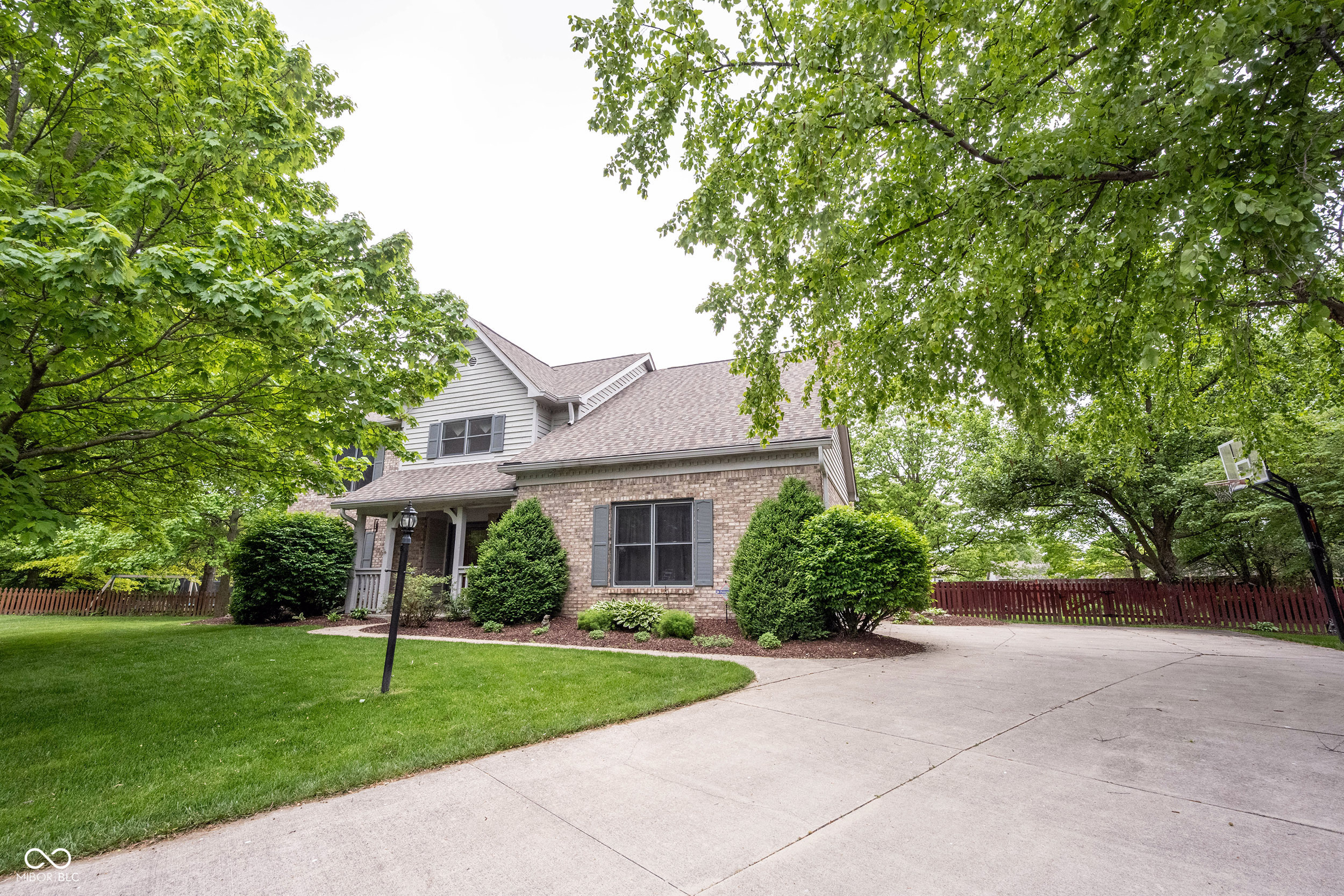 Property Photo: 9127 Pointe Court IN 46037