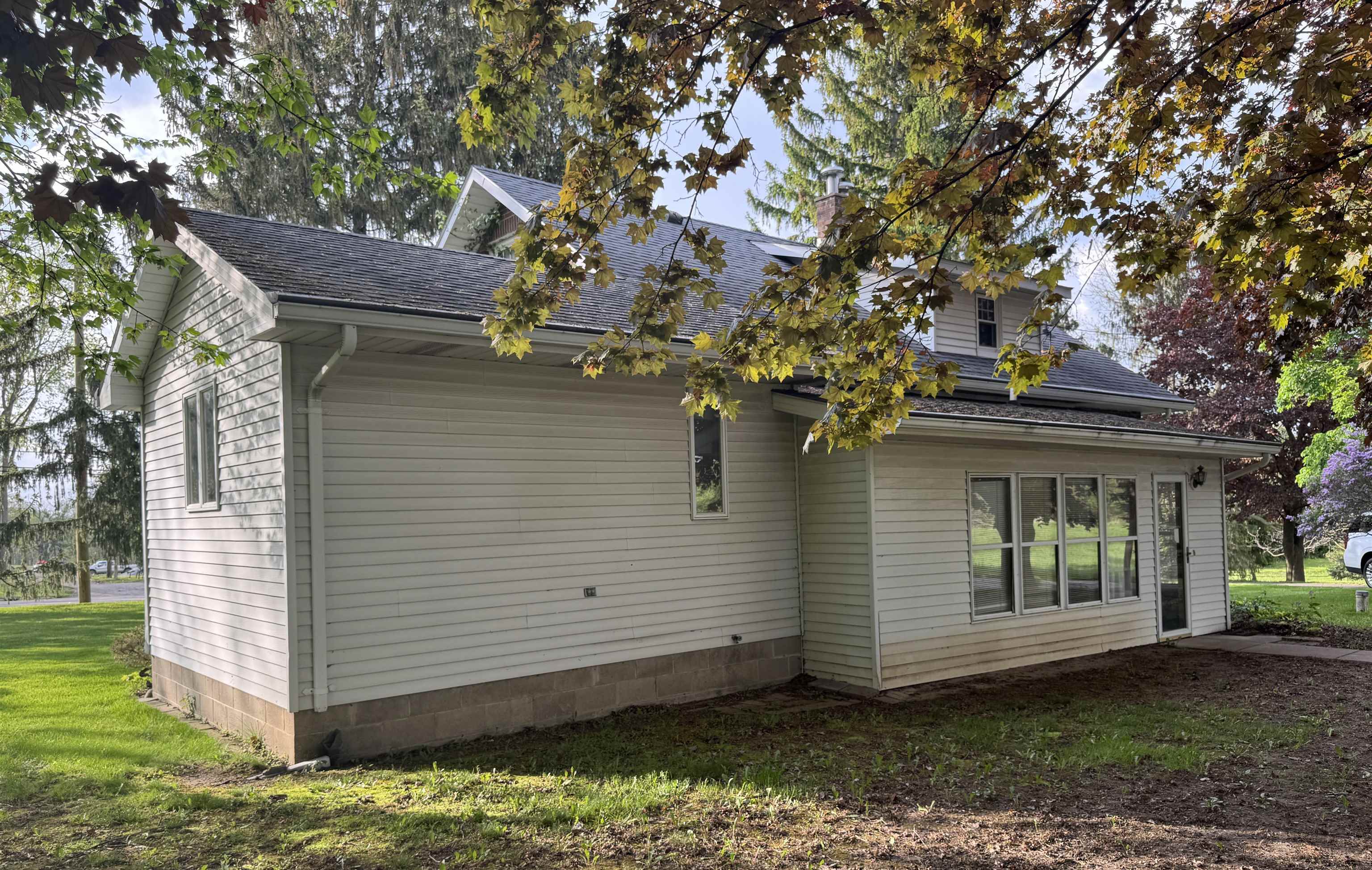 Property Photo: 1627 S M-52 Highway MI 48867