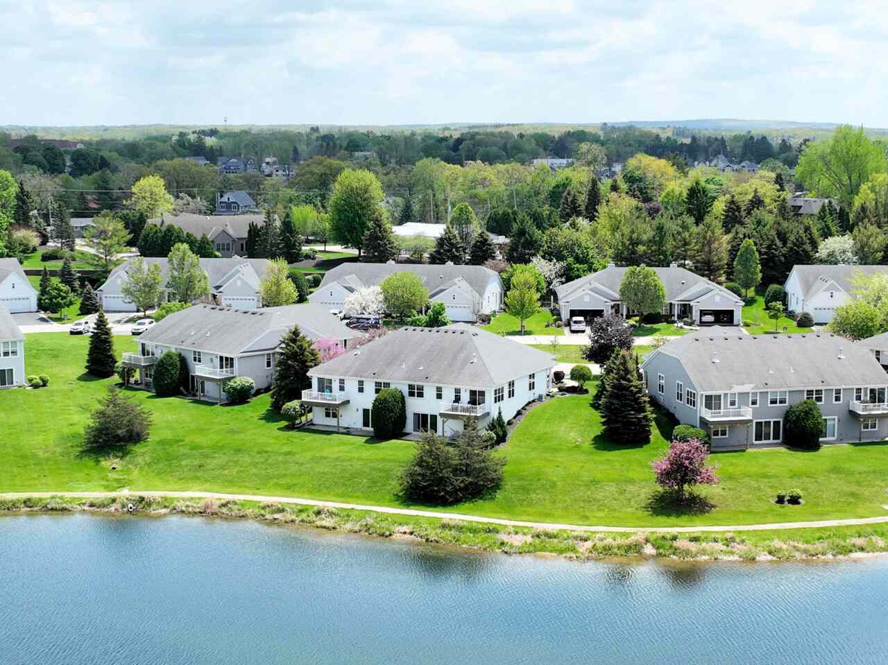 Property Photo: N52w35336 Lighthouse Ln 71-1 WI 53066
