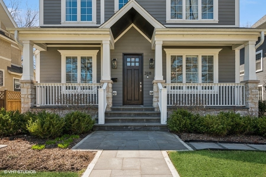 Property Photo: 2618 Isabella Street IL 60201