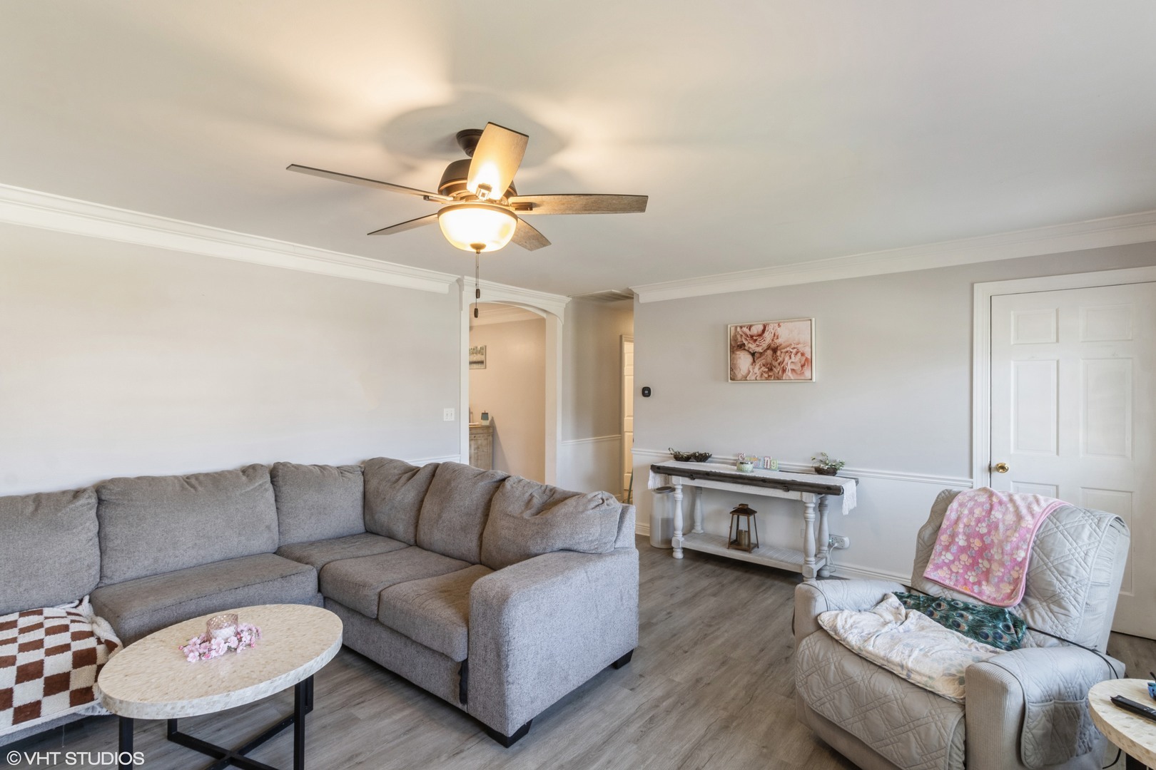 Property Photo: 1054 Partridge Lane IL 60047