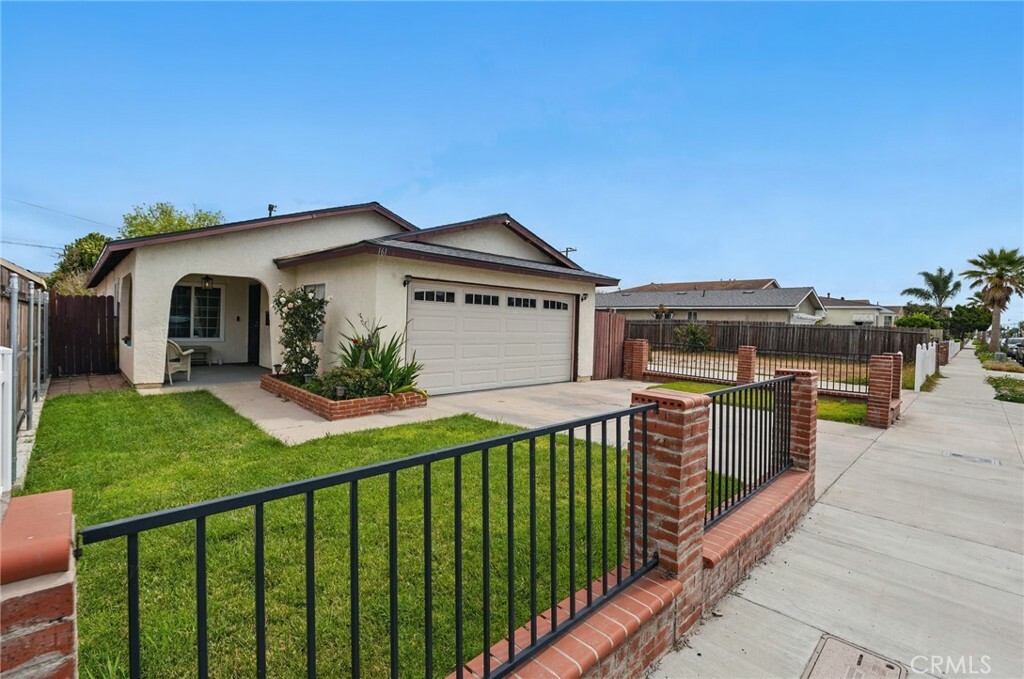 Property Photo:  161 W Market Street  CA 90805 