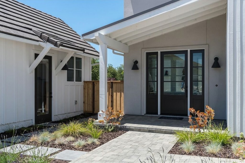 Property Photo:  1458 Parsons Way  CA 93401 