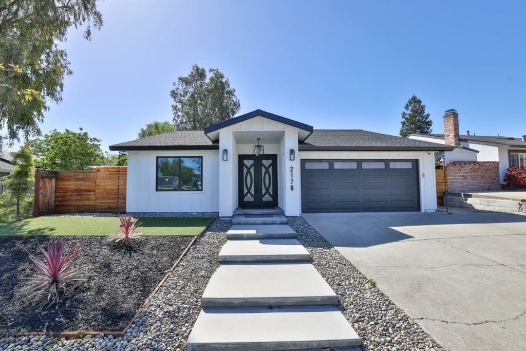 Property Photo: 2178 Toryglen Way CA 95121