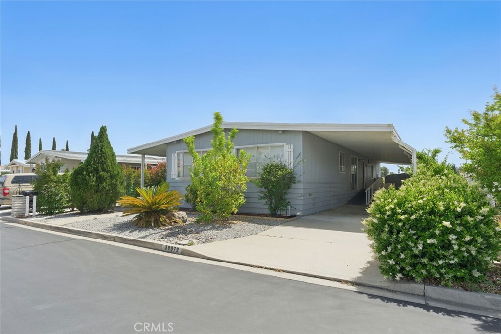 Property Photo: 38079 Via La Colina CA 92563