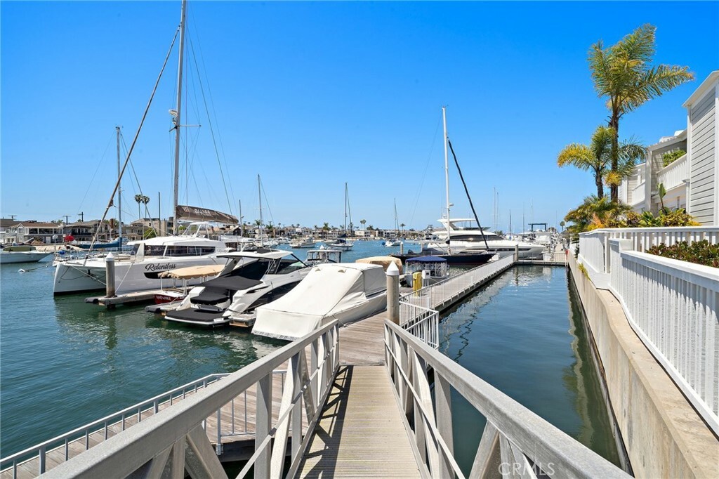 Property Photo:  994 Bayside Cove  CA 92660 