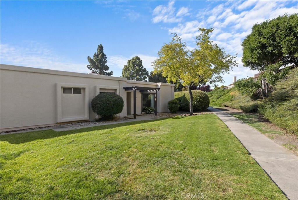 Property Photo:  46 Los Palos Drive  CA 93401 