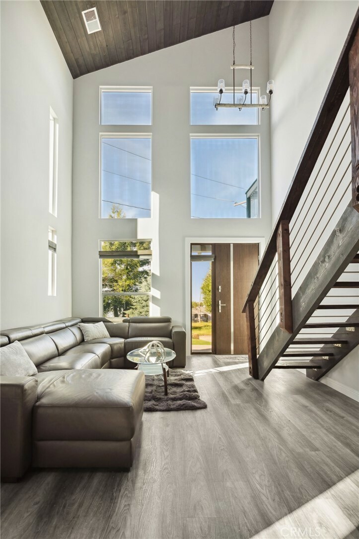 Property Photo: 1155 Neptune Way CA 92325