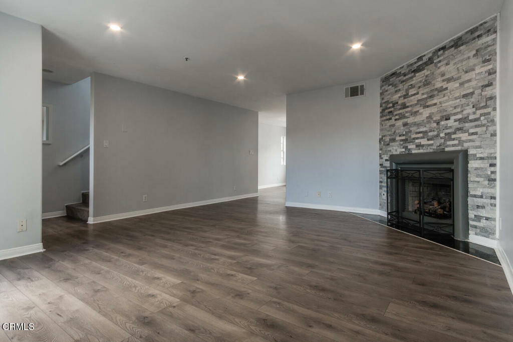 Property Photo: 9216 Tobias Avenue 22 CA 91402