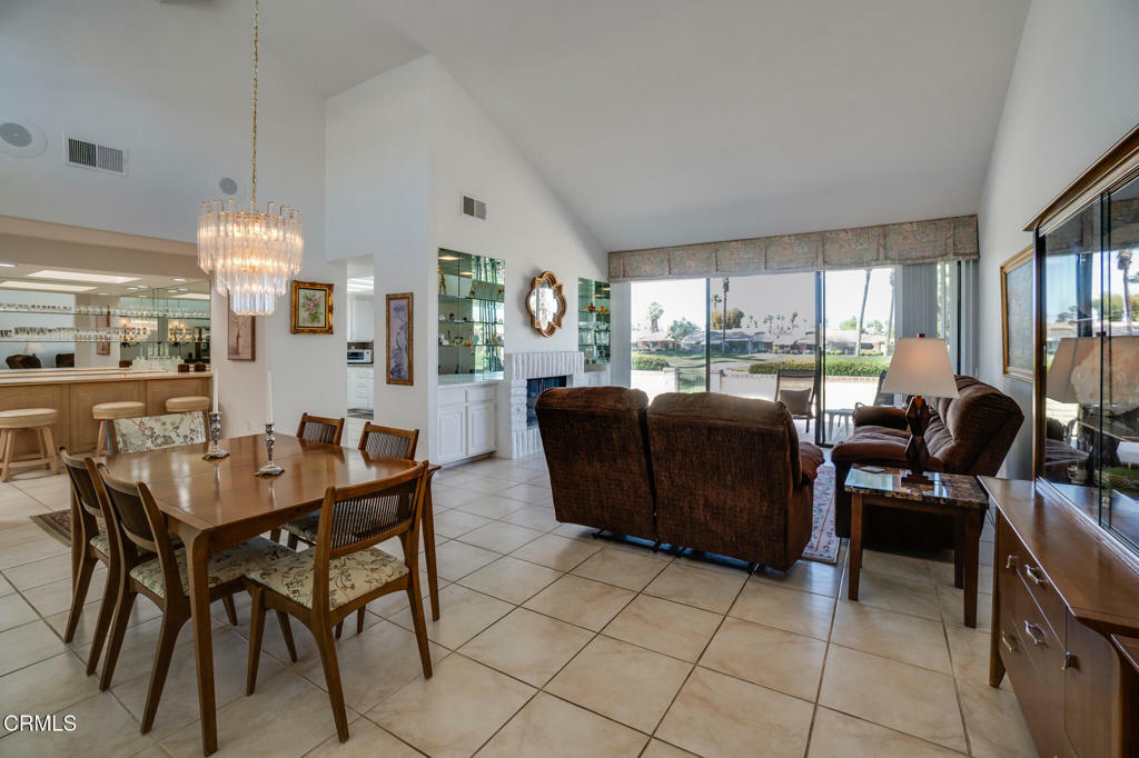 Property Photo:  250 Calle Del Verano  CA 92260 