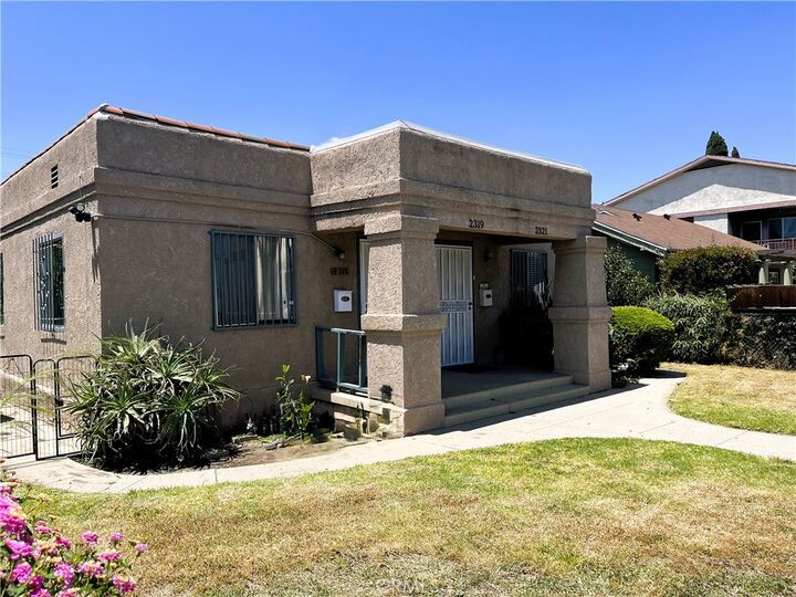 Property Photo: 2319 Olive Ave CA 90806