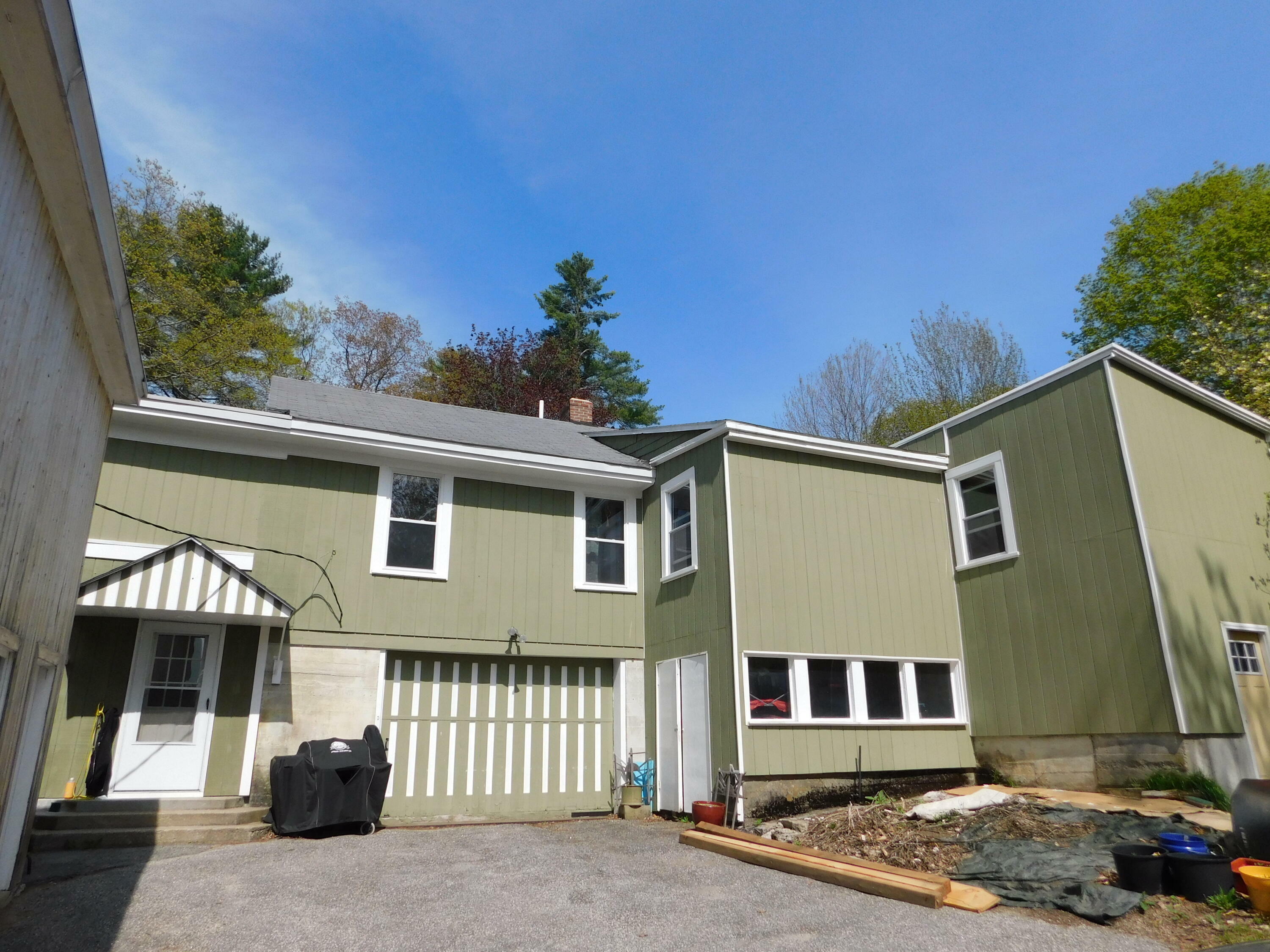 Property Photo: 406 Lake Street ME 04210