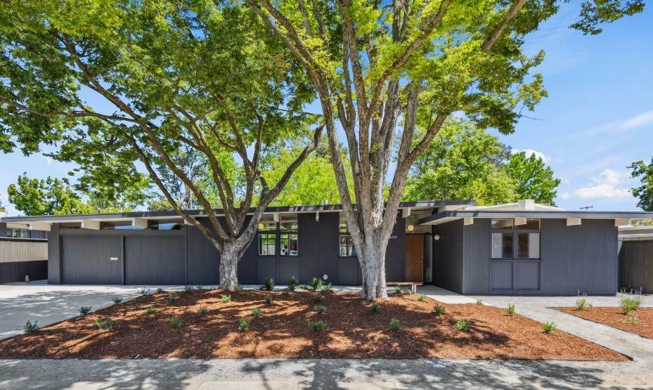 Property Photo: 6441 Fordham Way CA 95831
