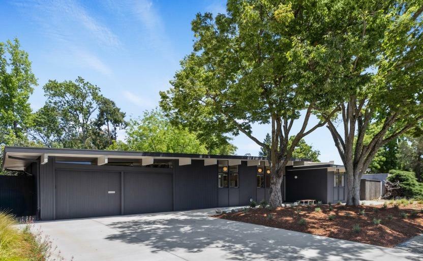 Property Photo: 6441 Fordham Way CA 95831