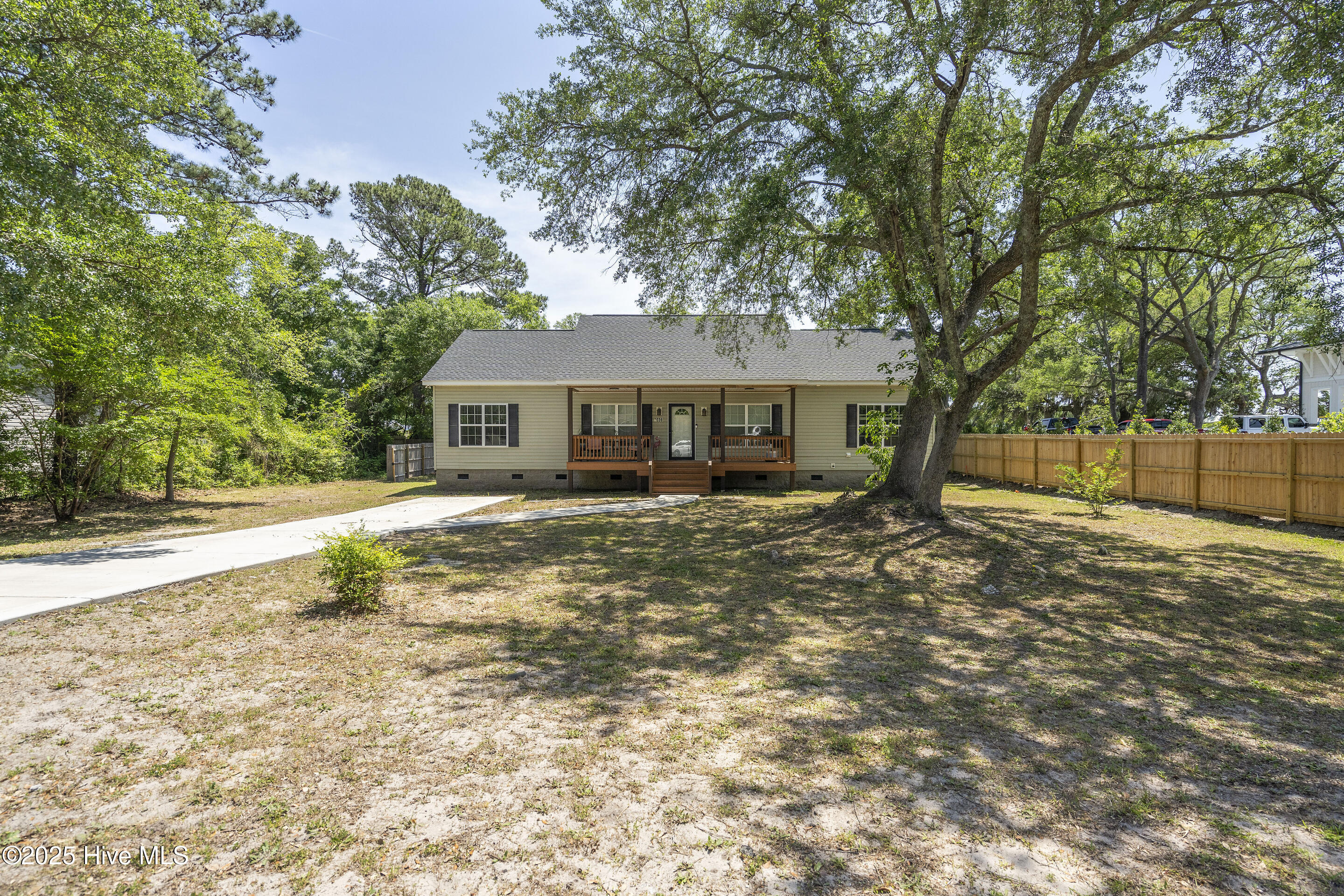 Property Photo: 7036 Ruth Avenue NC 28411