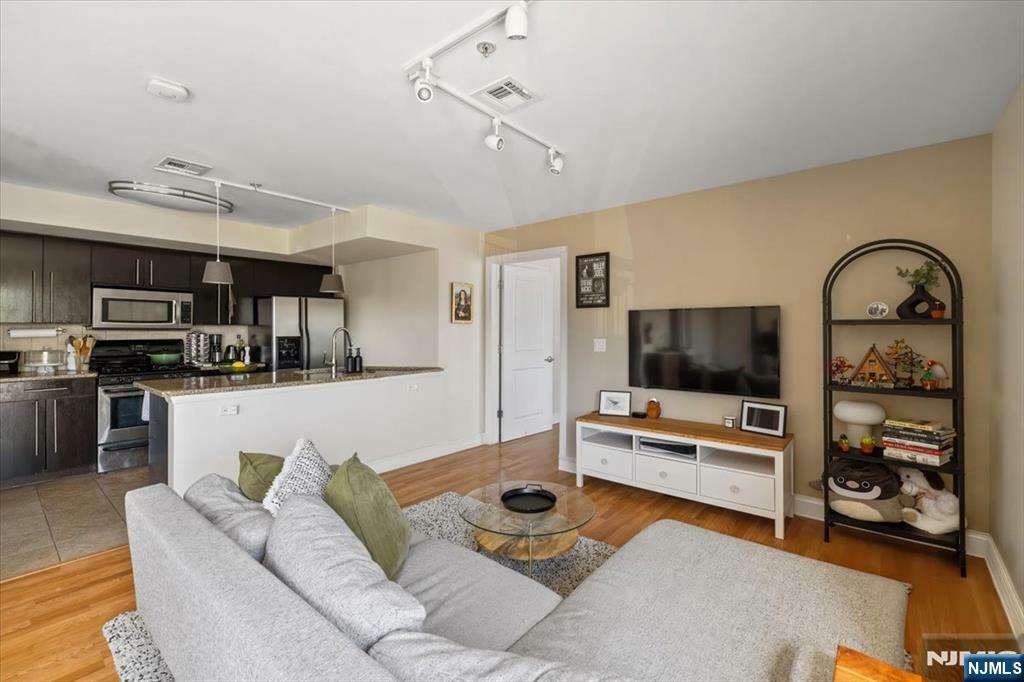 Property Photo: 125 70th Street 3H NJ 07093