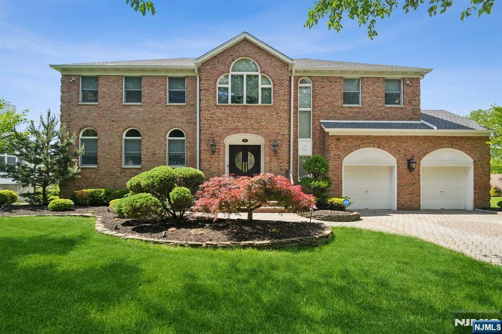 313 Cardinal Place  Paramus NJ 07652 photo