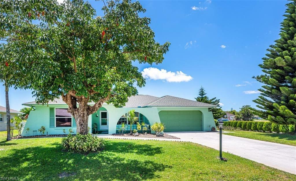 Property Photo: 938 Charlemagne Blvd FL 34112