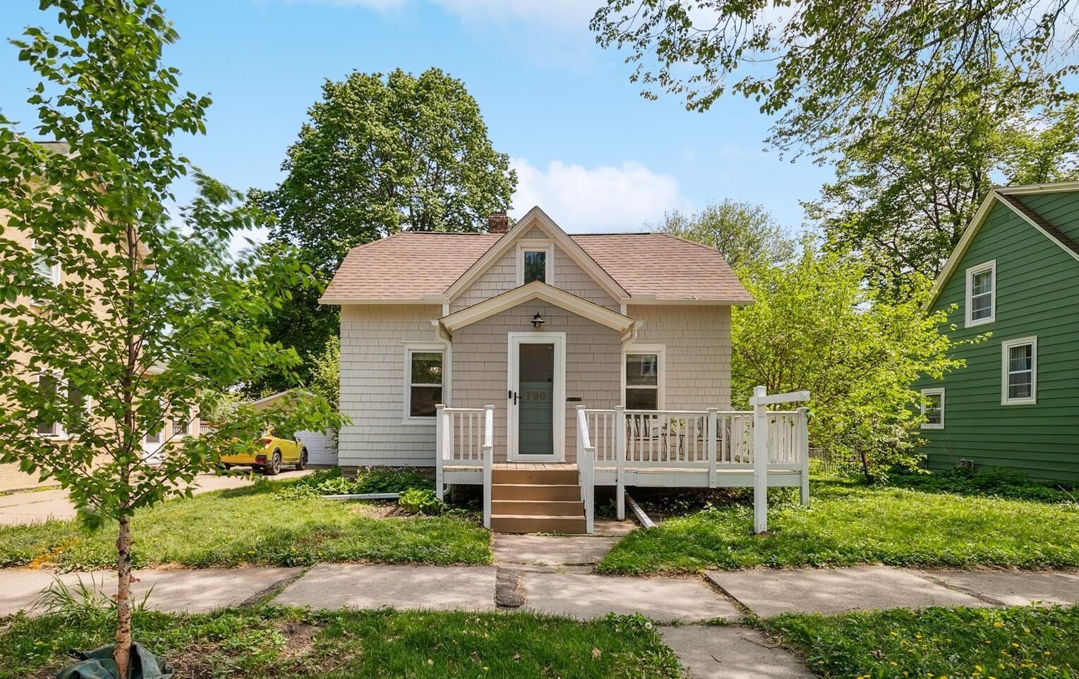 Property Photo: 796 Cherokee Avenue MN 55107