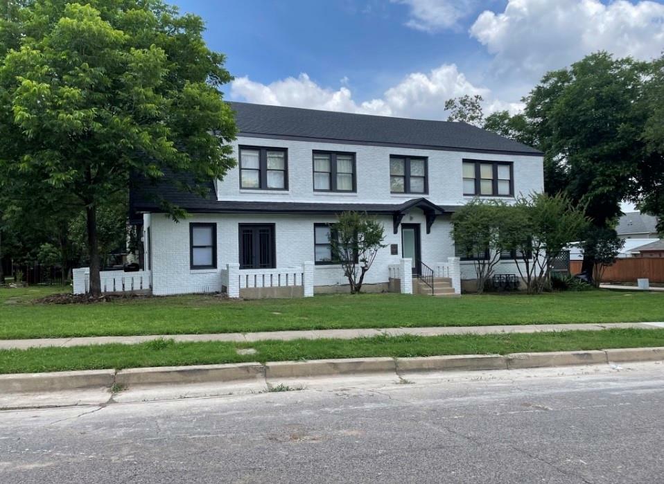 Property Photo: 515 Monticello Drive TX 76107