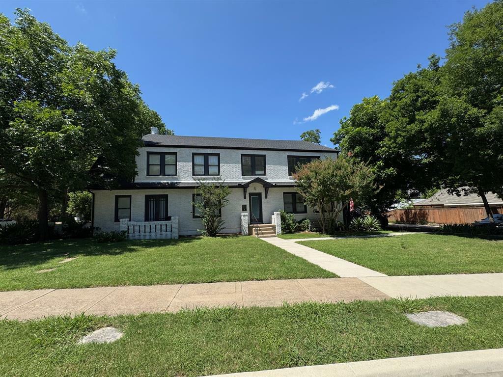 Property Photo: 515 Monticello Drive TX 76107