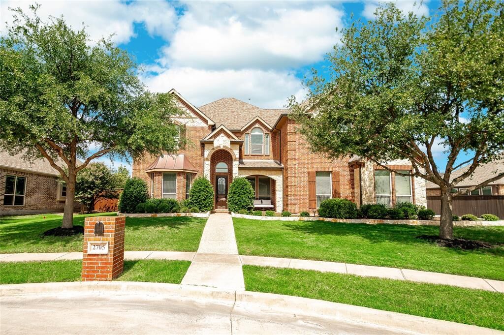 Property Photo: 2705 Brunswick Cove TX 76262