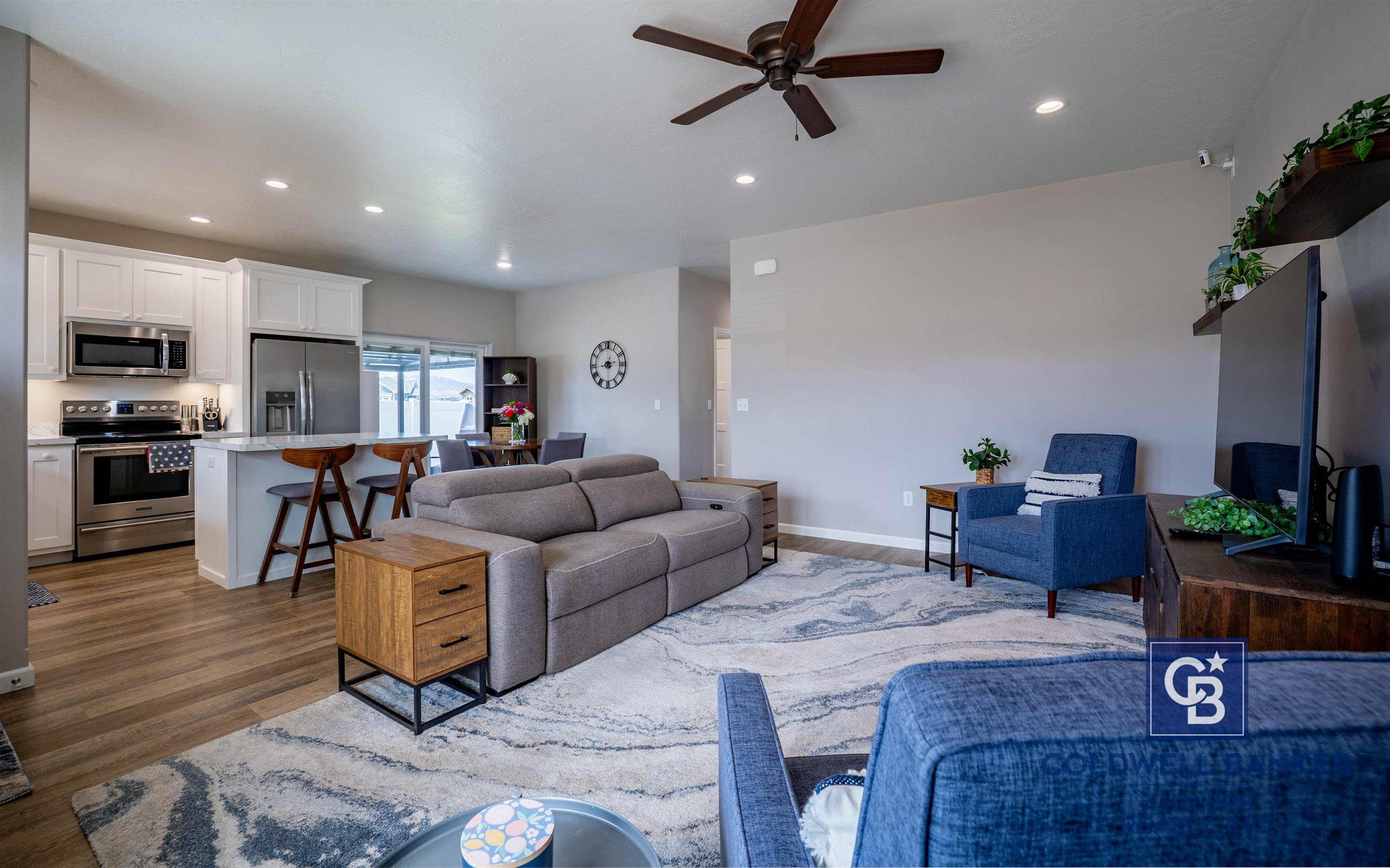 Property Photo: 619 Go Around Loop WY 82414