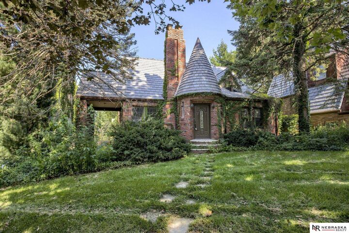 1519 N Happy Hollow Boulevard  Omaha NE 68104 photo