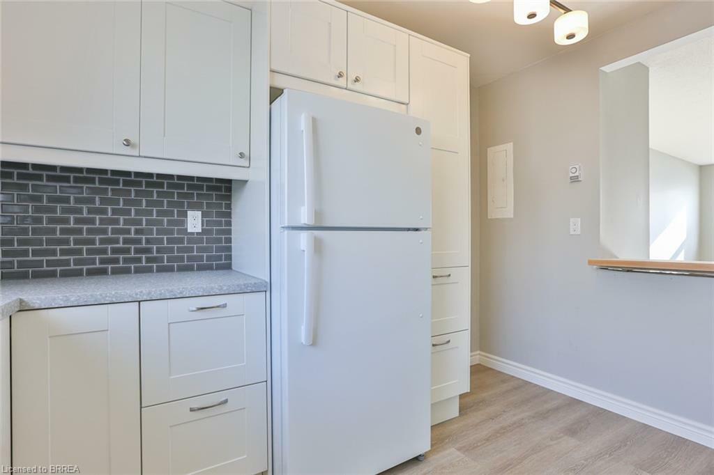 Property Photo: 84 Lyndhurst Street 2 ON N3S 4M9