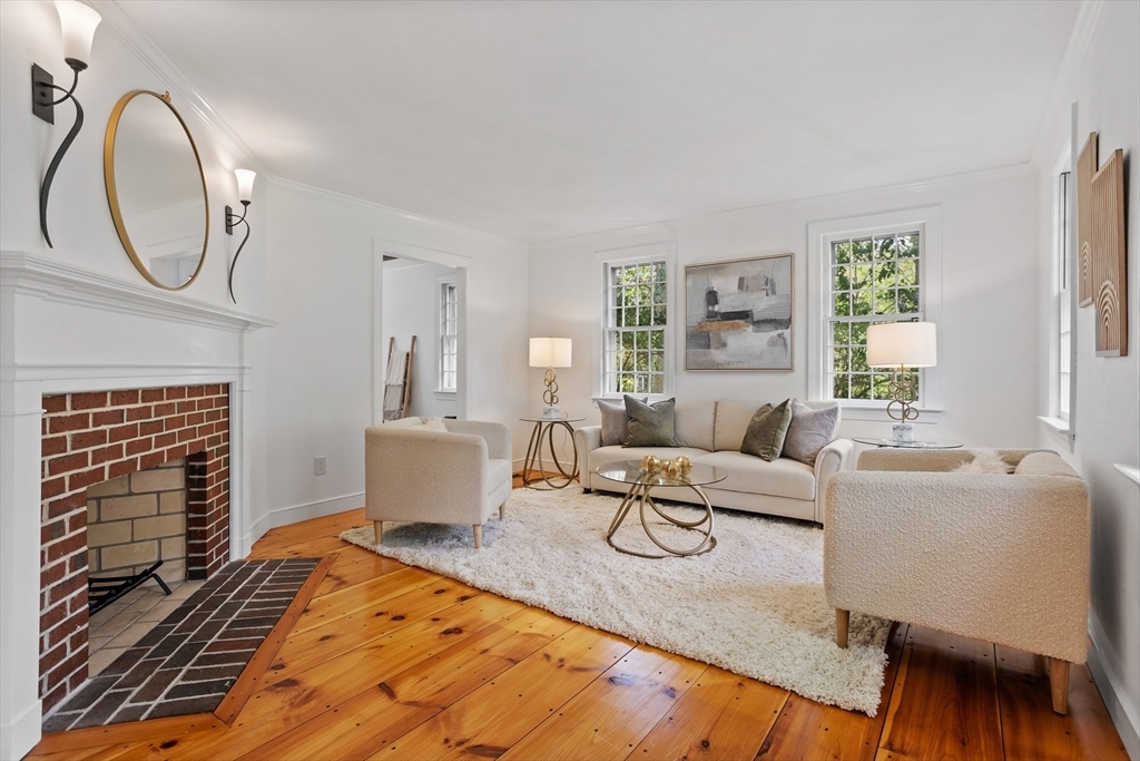 Property Photo: 6 Shannon Circle MA 01886