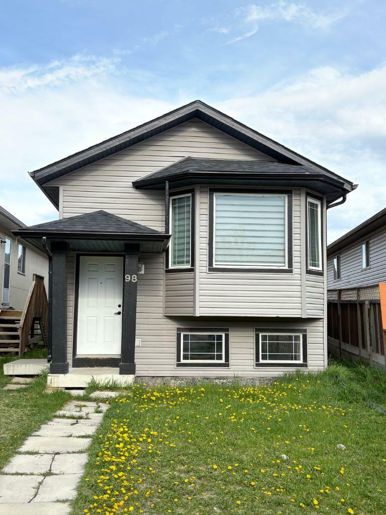 98 Tarawood Road NE  Calgary AB T3J 5B2 photo