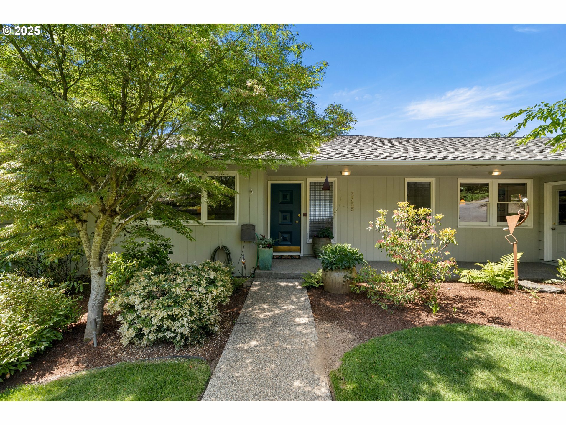 3755 SW Jerald Way  Portland OR 97221 photo