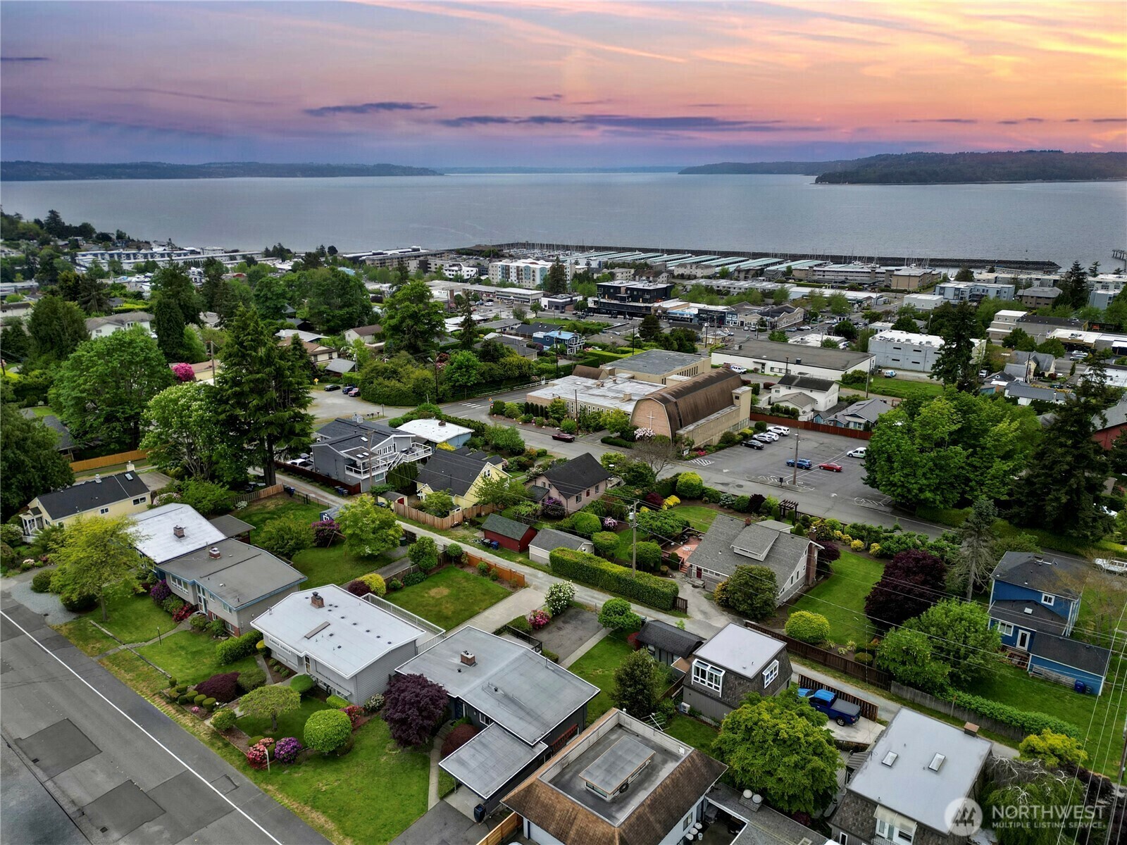 Property Photo: 22215 10th Avenue S WA 98198