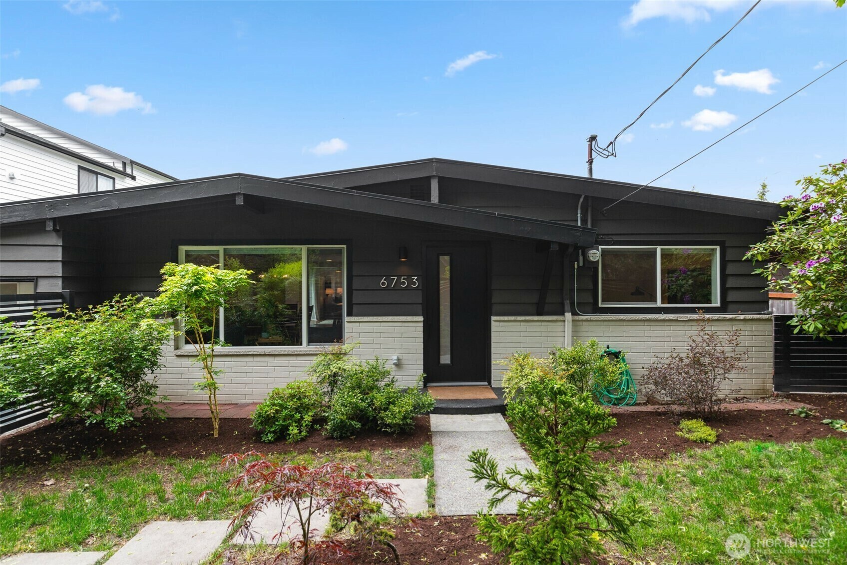 6753  16th Avenue SW  Seattle WA 98106 photo