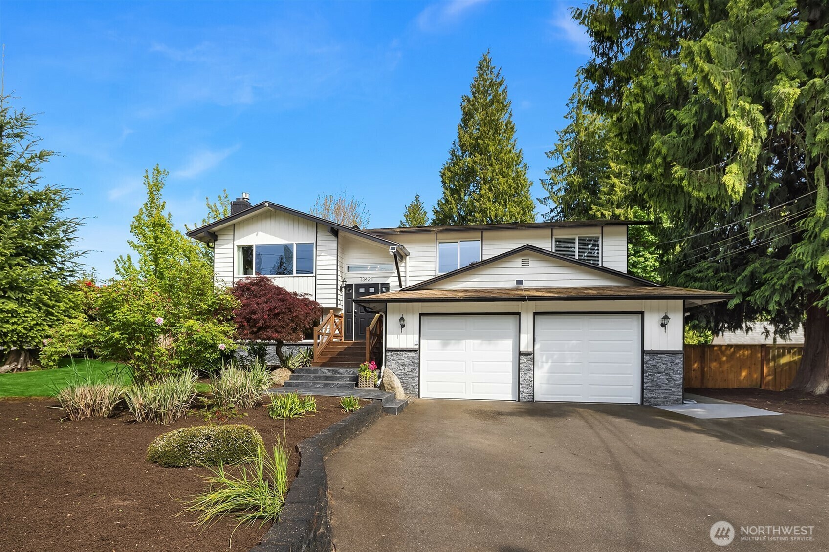 Property Photo: 13421 Beverly Park Road WA 98087