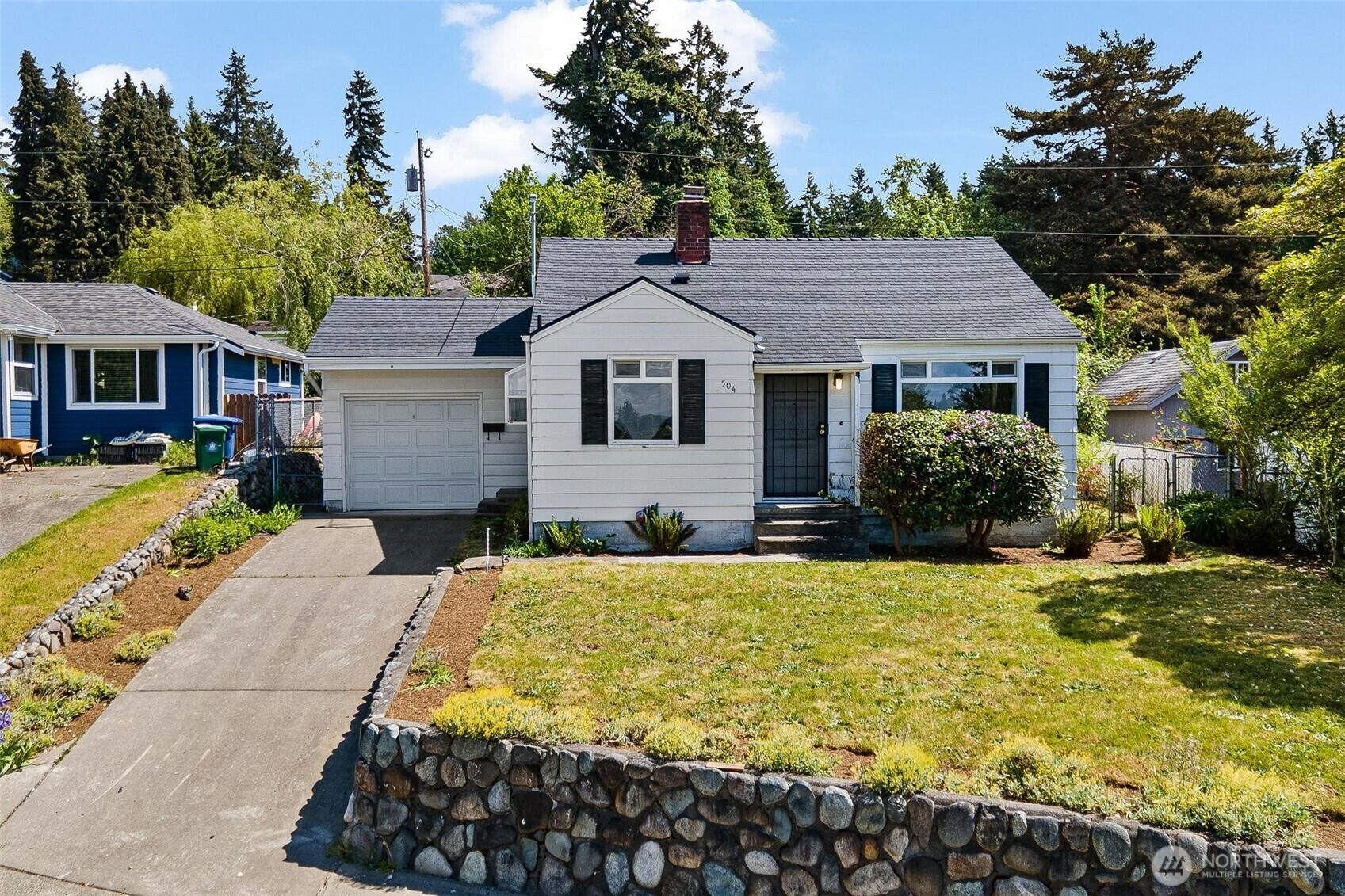 Property Photo: 504 Bronson Place NE WA 98056