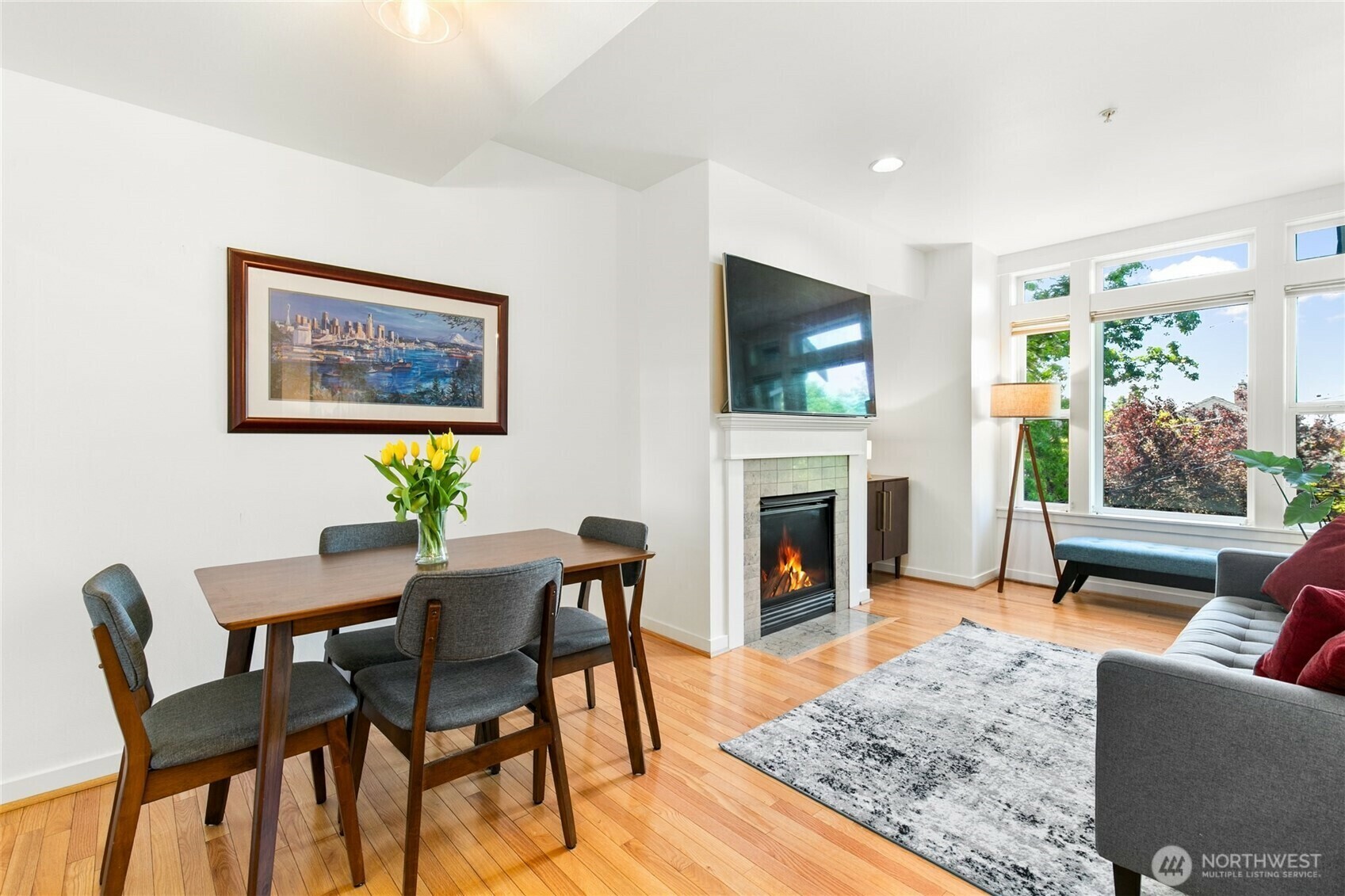 Property Photo: 418 11th Avenue E B WA 98102
