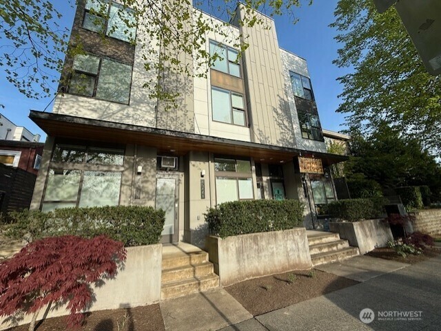 4044  California Avenue SW A  Seattle WA 98116 photo