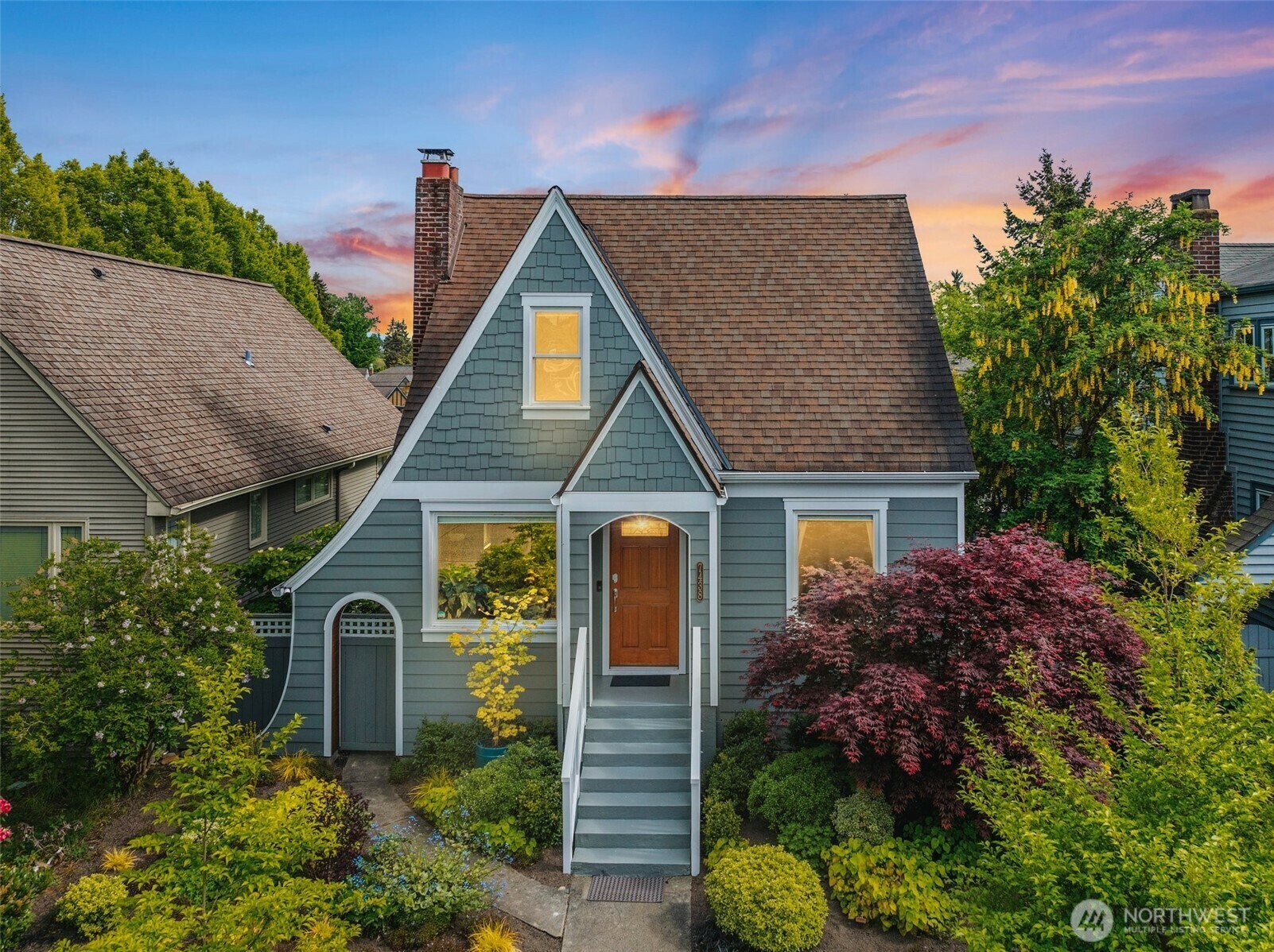 Property Photo: 7438 Winona Avenue N WA 98103