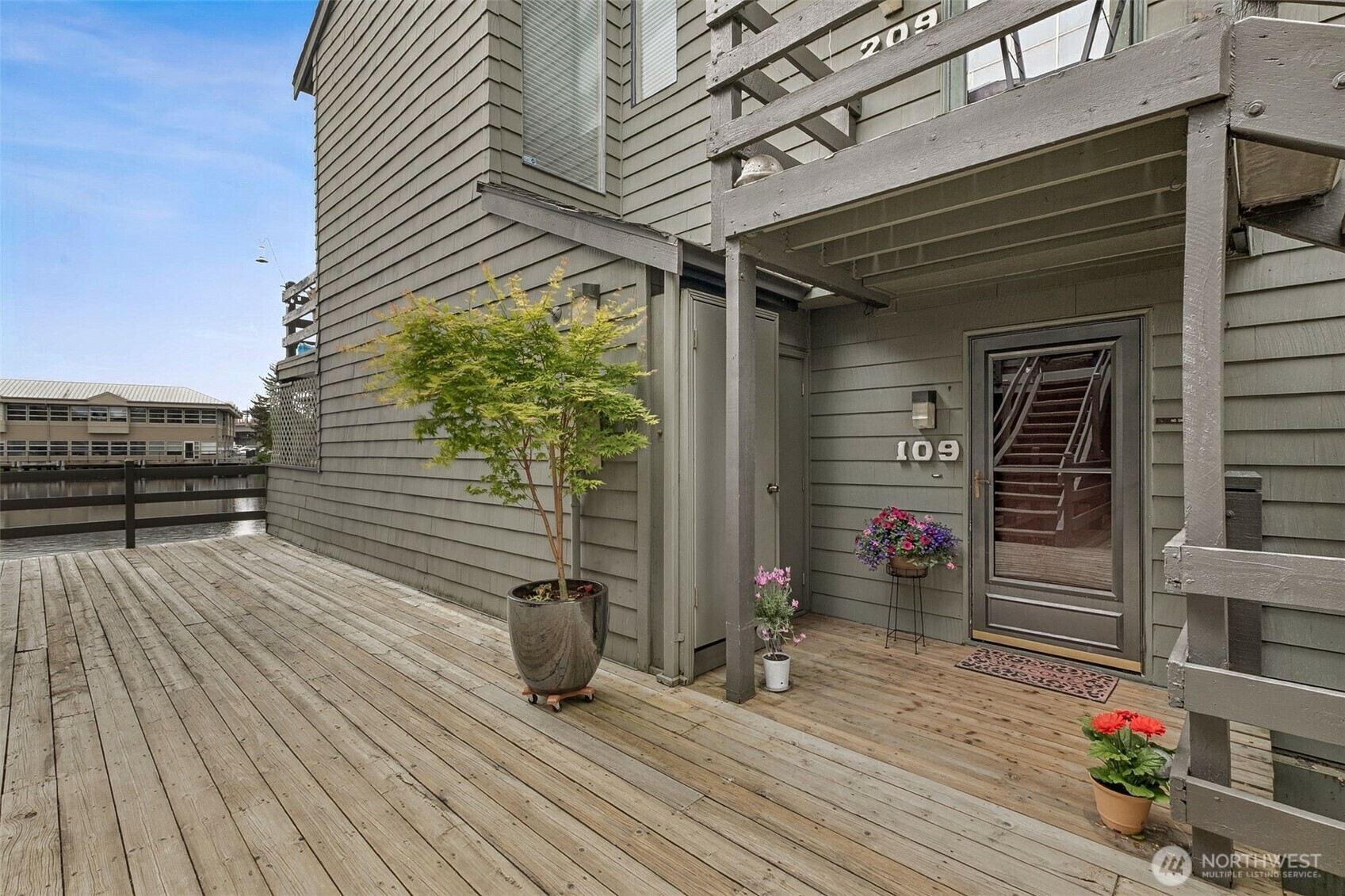Property Photo: 7 Lake Bellevue Drive 109 WA 98005
