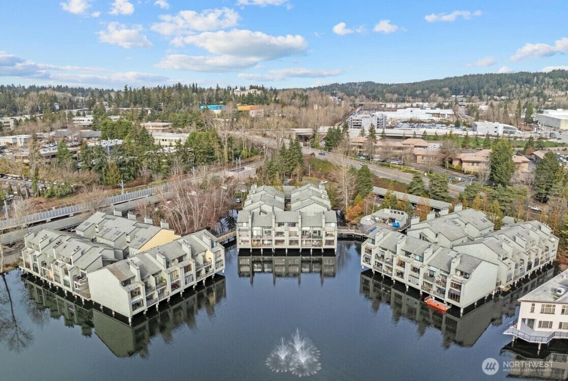 Property Photo: 7 Lake Bellevue Drive 109 WA 98005