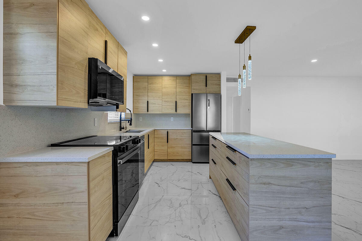 Property Photo: 245 Saxony F FL 33446