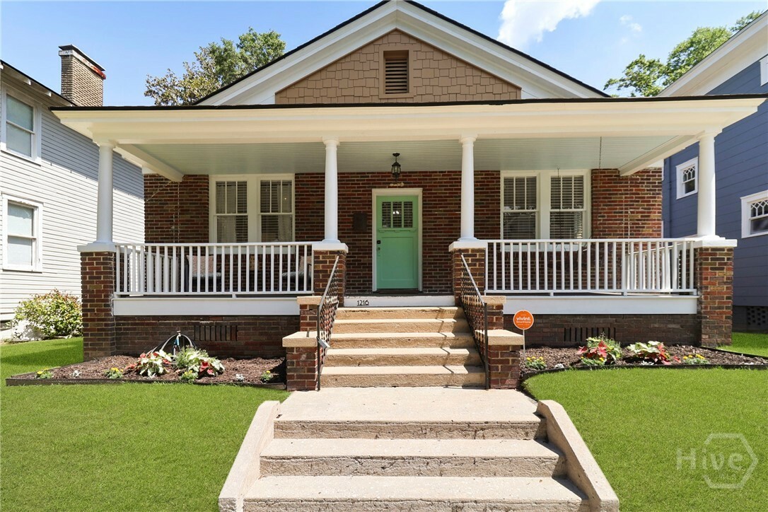 Property Photo:  1216 E 31st Street  GA 31404 
