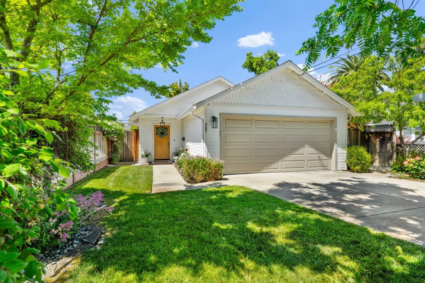 Property Photo: 207 Brooklyn Avenue CA 95128