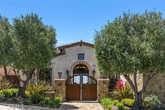 Property Photo:  35 Shoreline Drive  CA 92629 