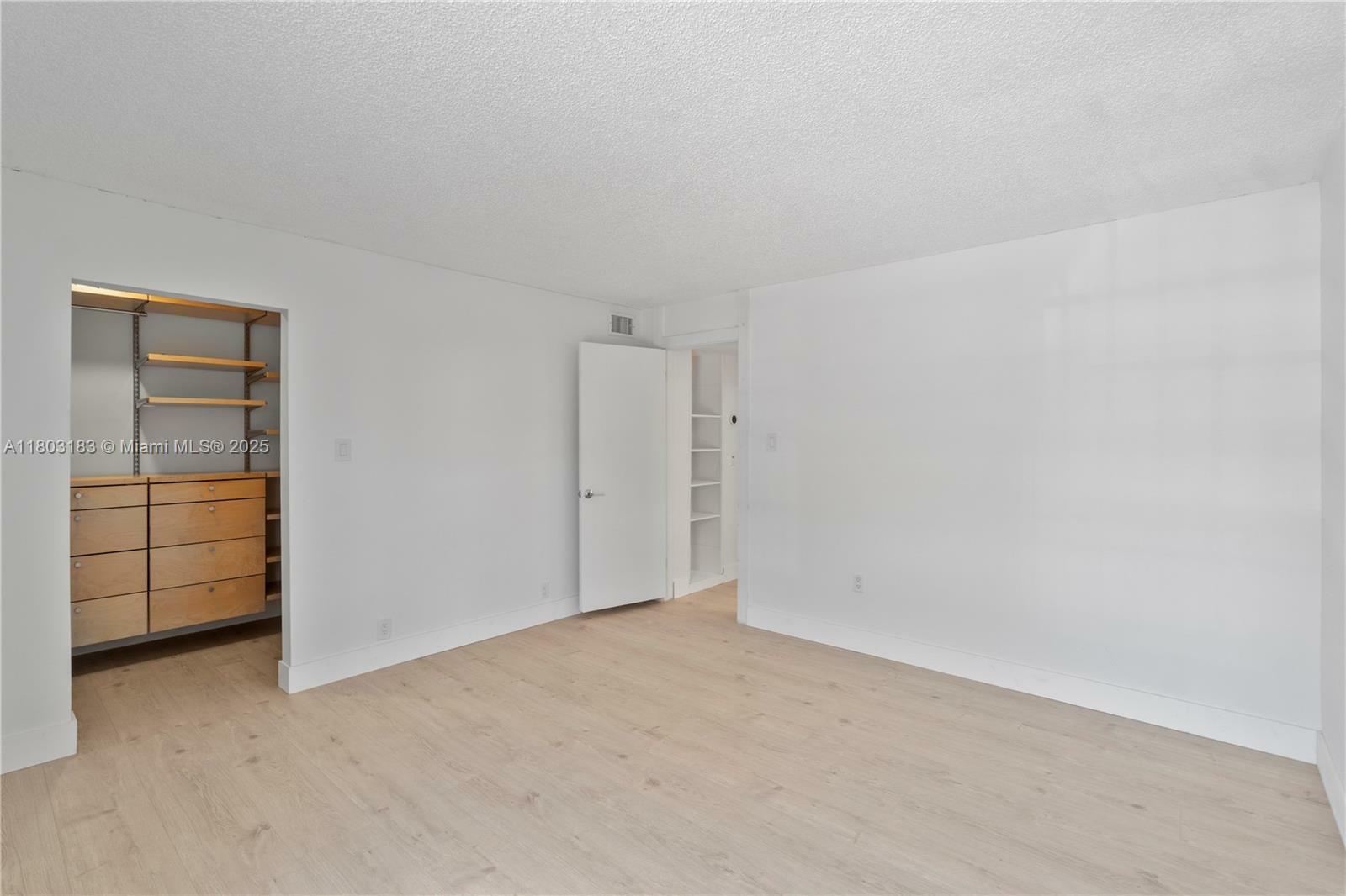 Property Photo: 6886 N Kendall Dr D207 FL 33156